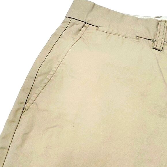 Old Navy Slim Fit Flat Front Khaki Shorts - Picture 4 of 9